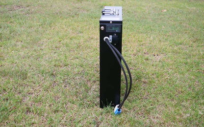 Solar chargeable 3.1kWh battery pack for off-grid machinery